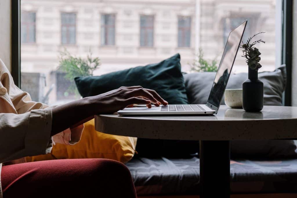 MacBook | Working from public places