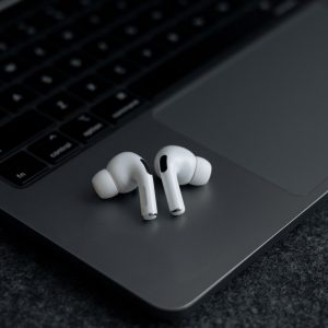 AirPods Keep Pausing 5 Reasons And Quick Solutions