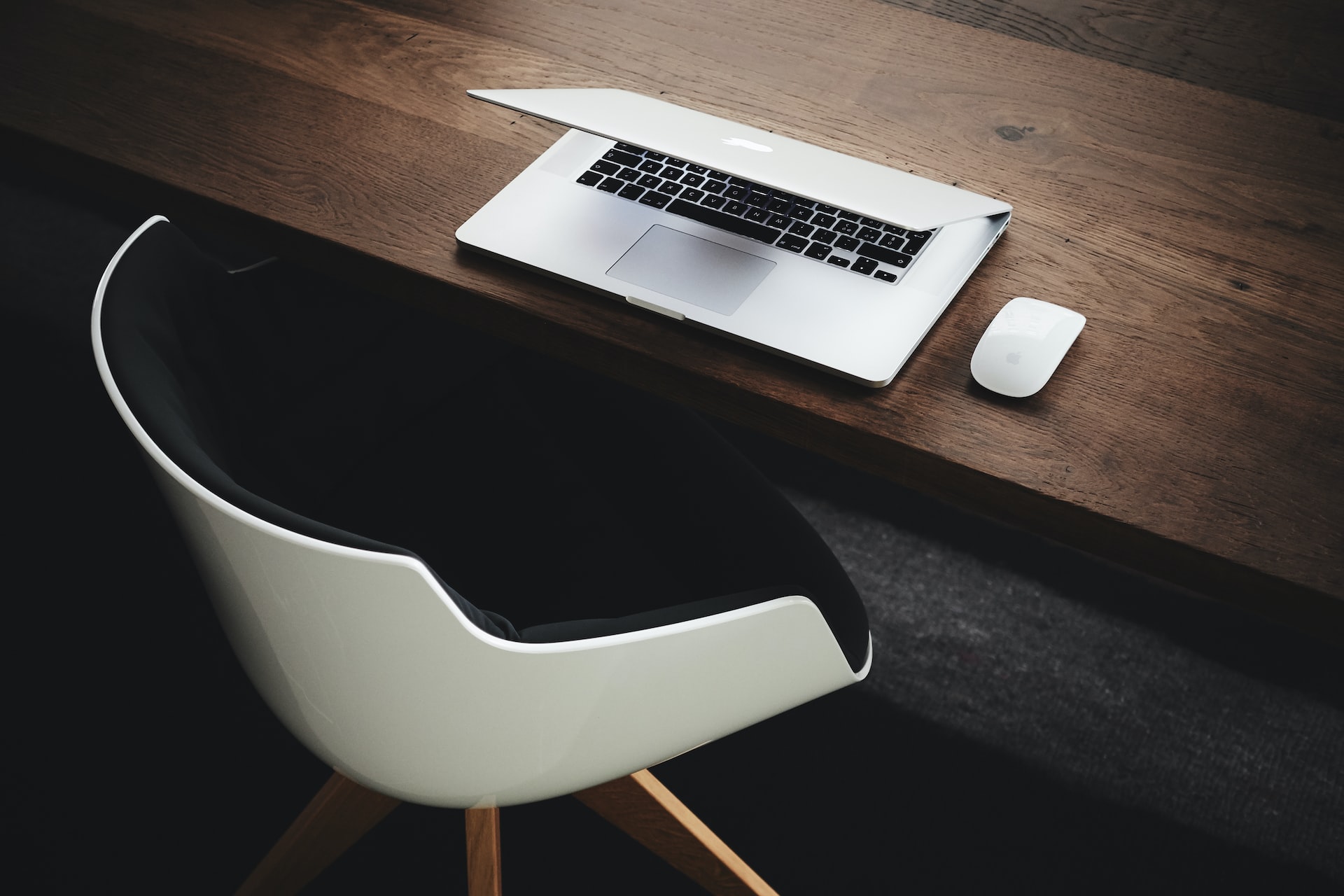 MacBook table