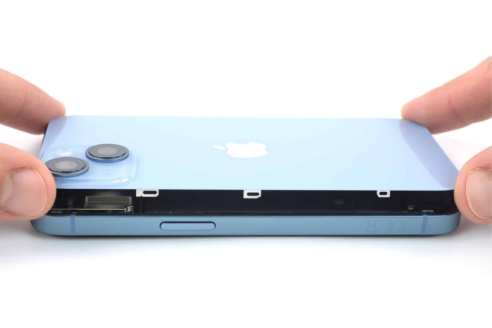 Replacing broken back glass on iPhone 15 Pro is less expensive