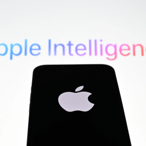 Apple Intelligence Siri team gains leadership boost with Kim Vorrath, driving innovation and AI improvements