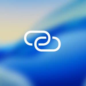 A white chain link icon is centered on a blurred blue and beige background, suggesting an iPhone personal hotspot connection. The Apple logo appears in the lower right corner.